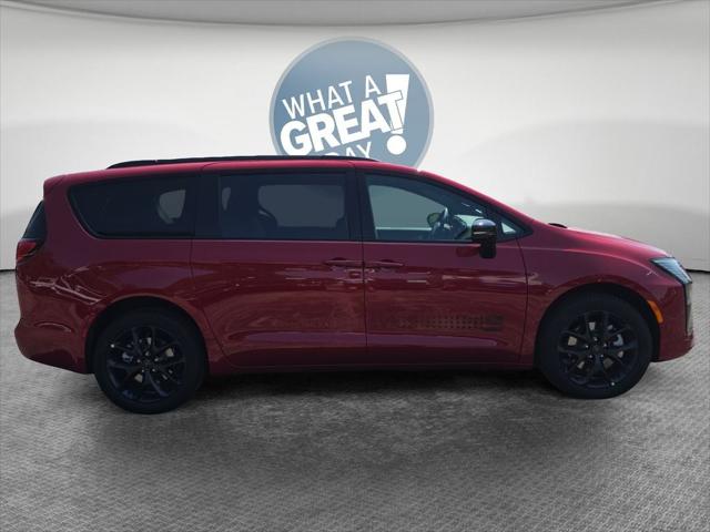 2027 Chrysler Pacifica PACIFICA SELECT AWD 2027 Chrysler Pacifica PACIFICA SELECT AWD