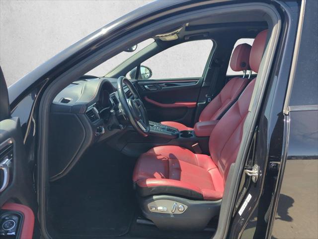 2017 Porsche Macan Unknown