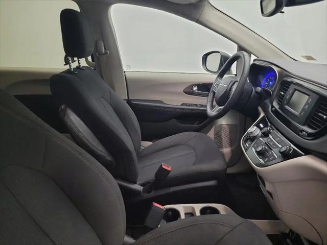 2017 Chrysler Pacifica LX