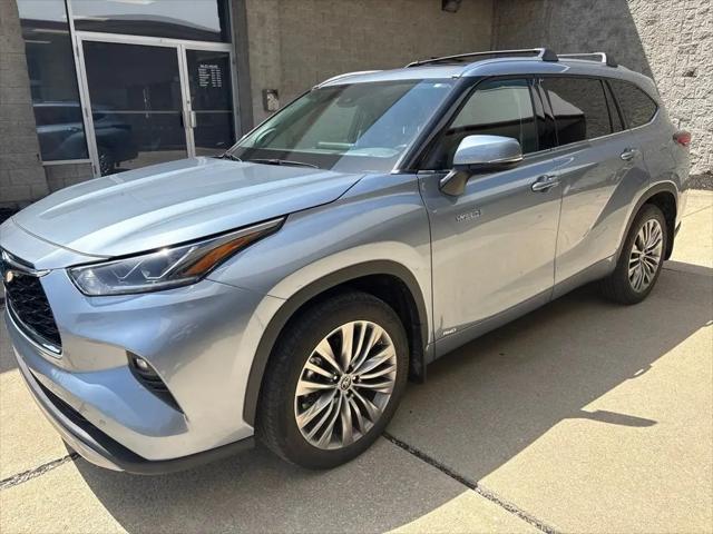 2021 Toyota Highlander Hybrid Platinum for sale near Columbus, OH