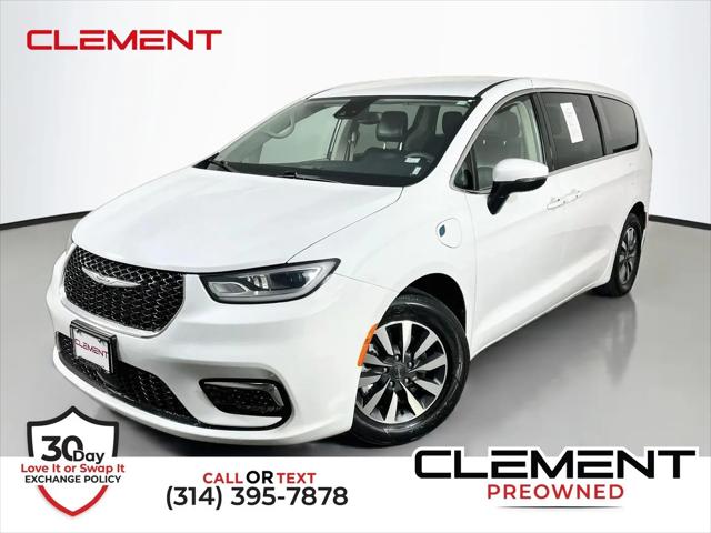 2023 Chrysler Pacifica Hybrid Touring L for sale in Florissant, MO