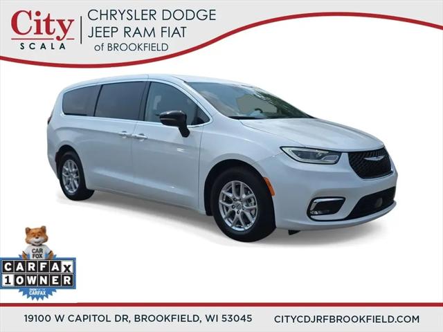 2024 Chrysler Pacifica Touring L for sale in Brookfield, WI