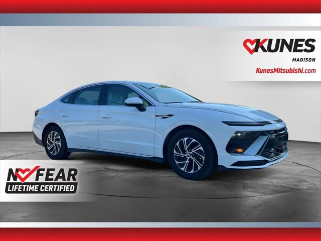 2026 Hyundai Sonata Hybrid Blue for sale in Madison, WI