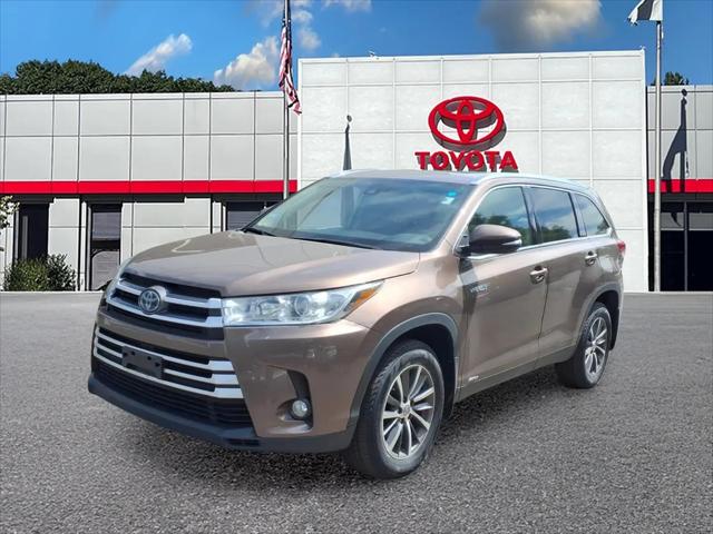2019 Toyota Highlander Hybrid XLE for sale in Lexington, MA
