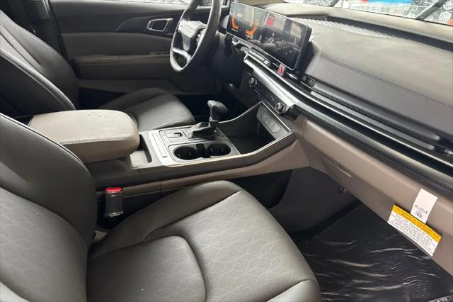 2027 Kia Carnival LXS