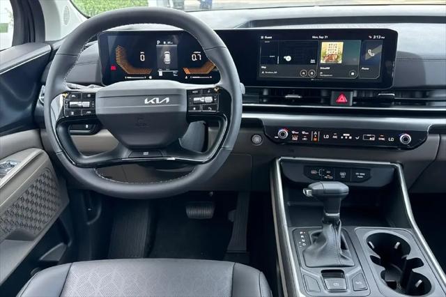 2027 Kia Carnival LXS