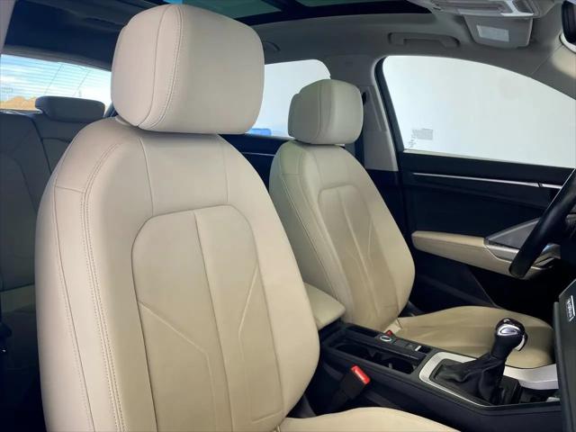 2024 Audi Q3 Premium 45 TFSI S line quattro Tiptronic