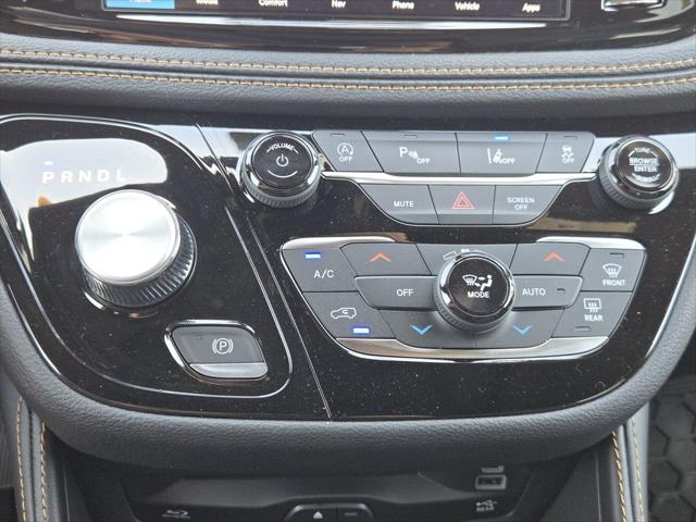 2027 Chrysler Pacifica Pinnacle