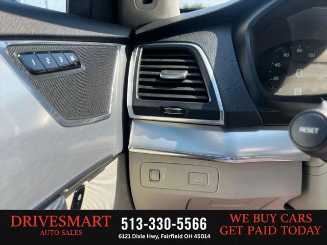 2016 Volvo XC90 T6 Momentum