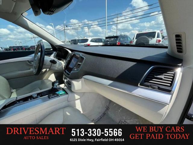2016 Volvo XC90 T6 Momentum