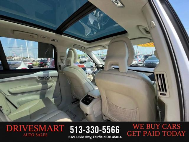 2016 Volvo XC90 T6 Momentum