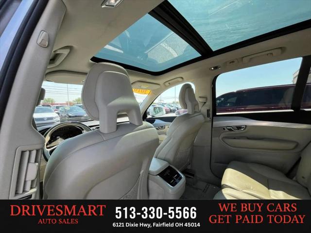 2016 Volvo XC90 T6 Momentum