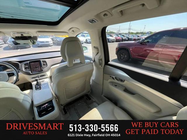 2016 Volvo XC90 T6 Momentum
