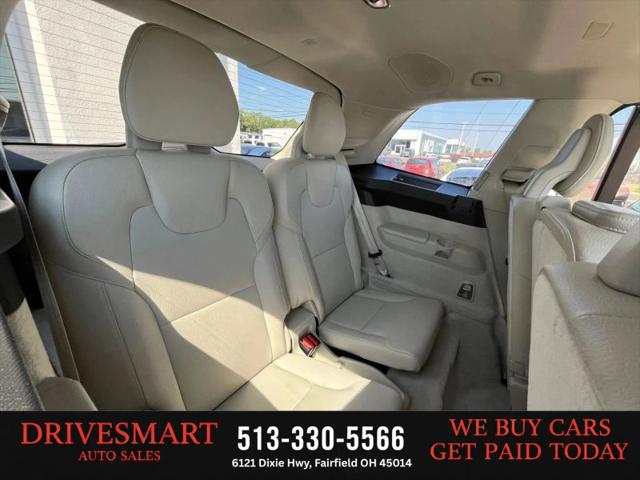 2016 Volvo XC90 T6 Momentum