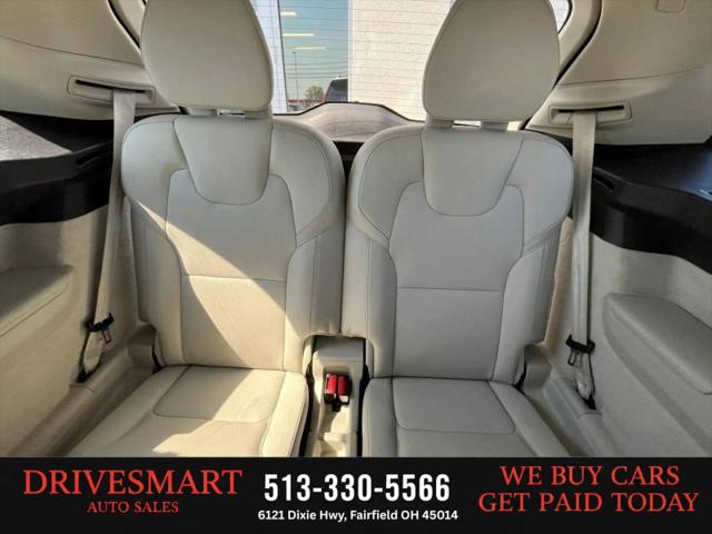 2016 Volvo XC90 T6 Momentum