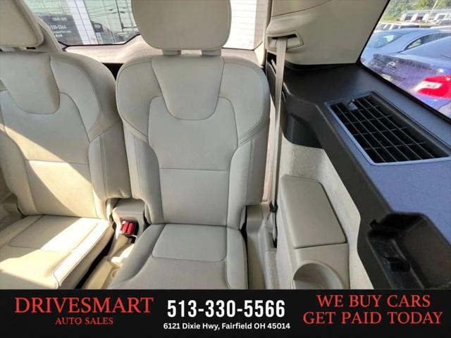 2016 Volvo XC90 T6 Momentum