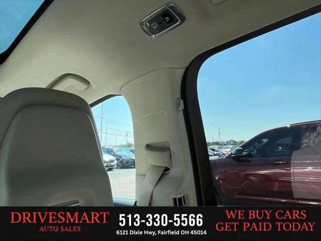 2016 Volvo XC90 T6 Momentum