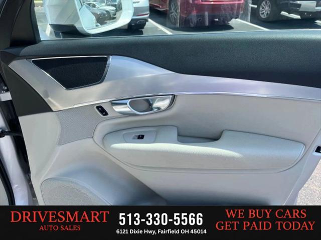 2016 Volvo XC90 T6 Momentum