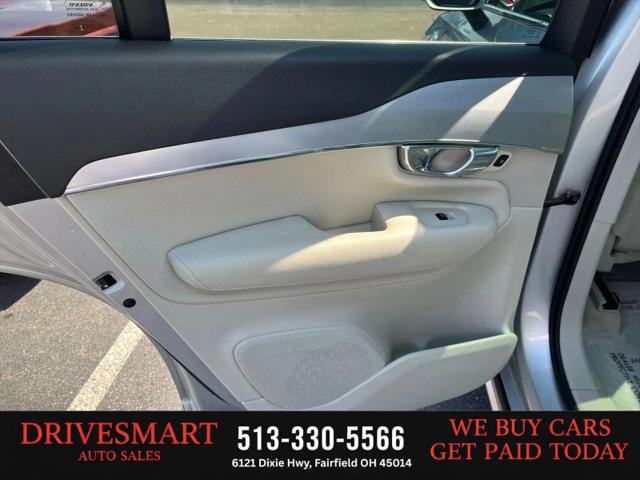 2016 Volvo XC90 T6 Momentum