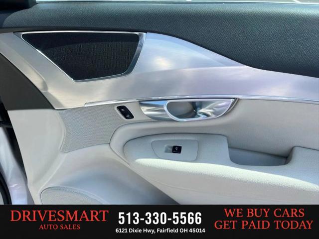 2016 Volvo XC90 T6 Momentum