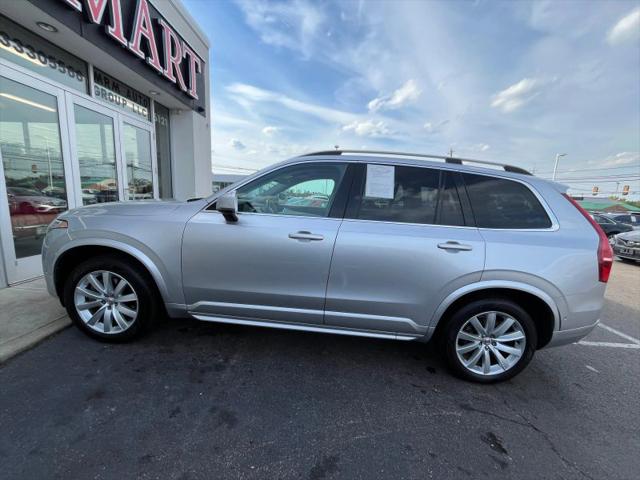 2016 Volvo XC90 T6 Momentum
