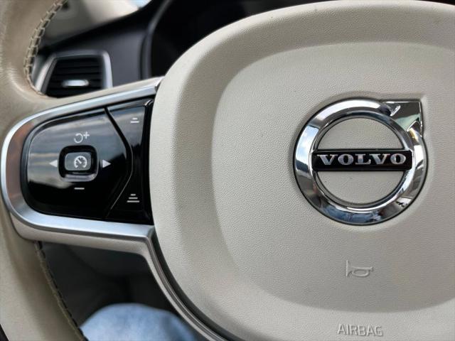 2016 Volvo XC90 T6 Momentum