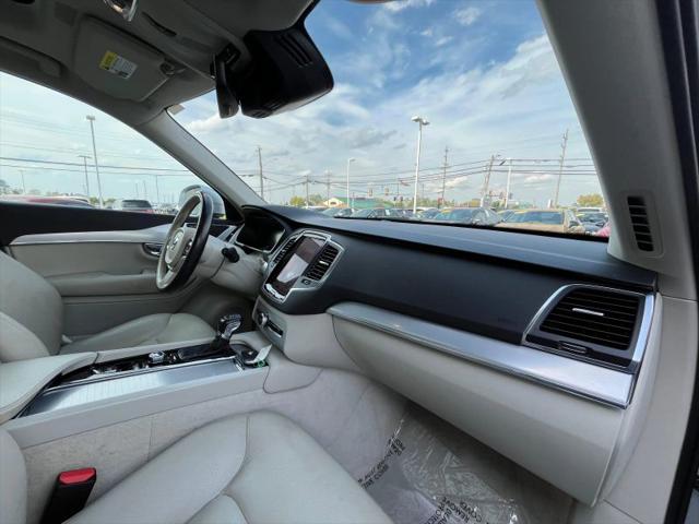 2016 Volvo XC90 T6 Momentum