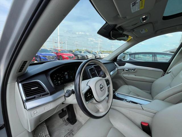 2016 Volvo XC90 T6 Momentum