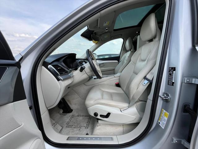 2016 Volvo XC90 T6 Momentum