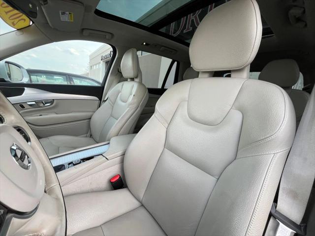 2016 Volvo XC90 T6 Momentum