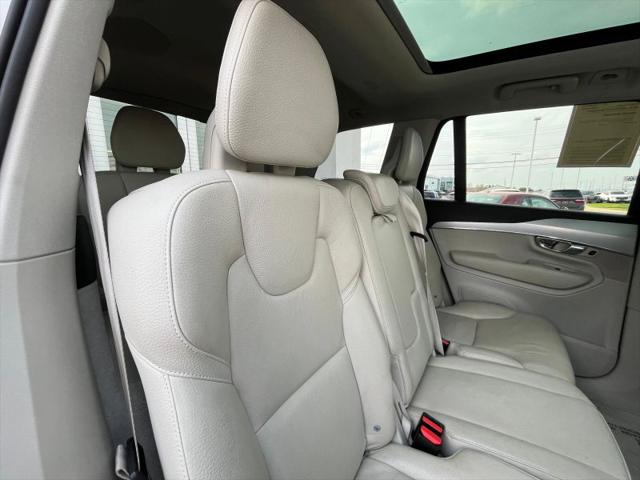 2016 Volvo XC90 T6 Momentum