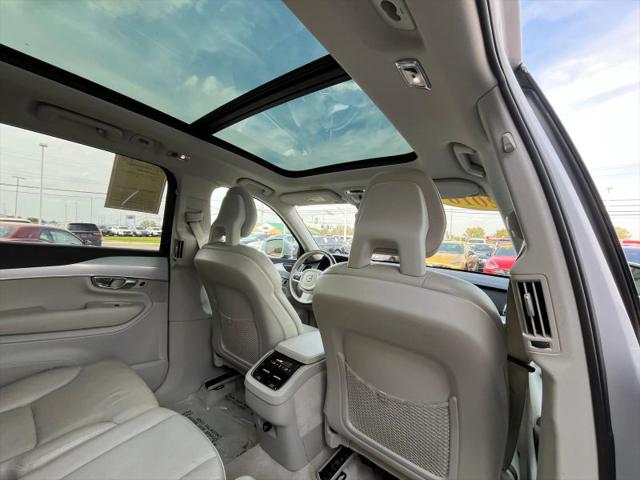 2016 Volvo XC90 T6 Momentum