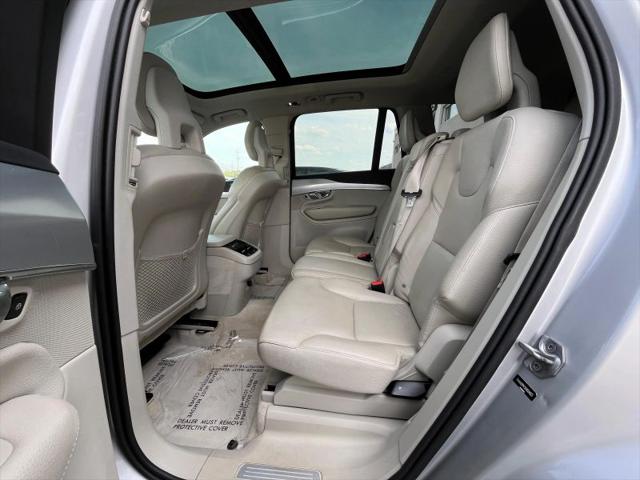 2016 Volvo XC90 T6 Momentum