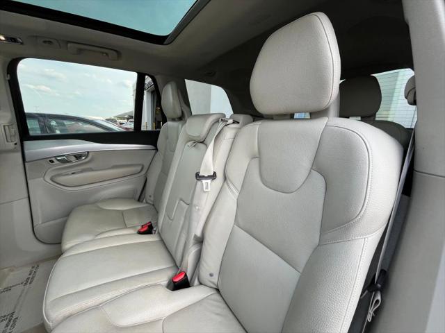 2016 Volvo XC90 T6 Momentum