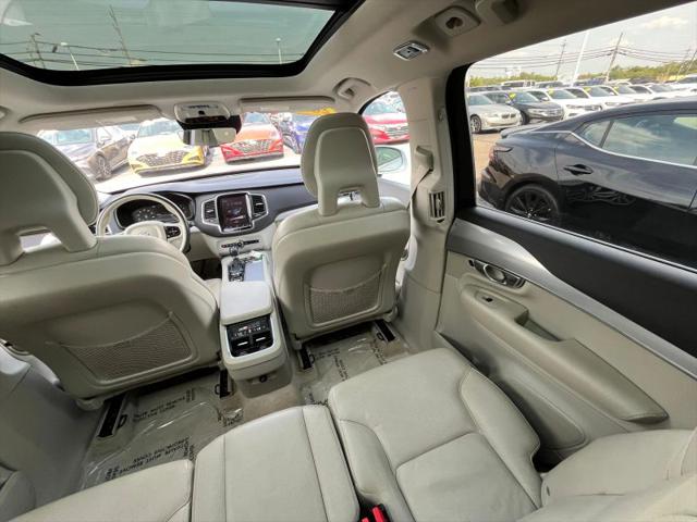 2016 Volvo XC90 T6 Momentum