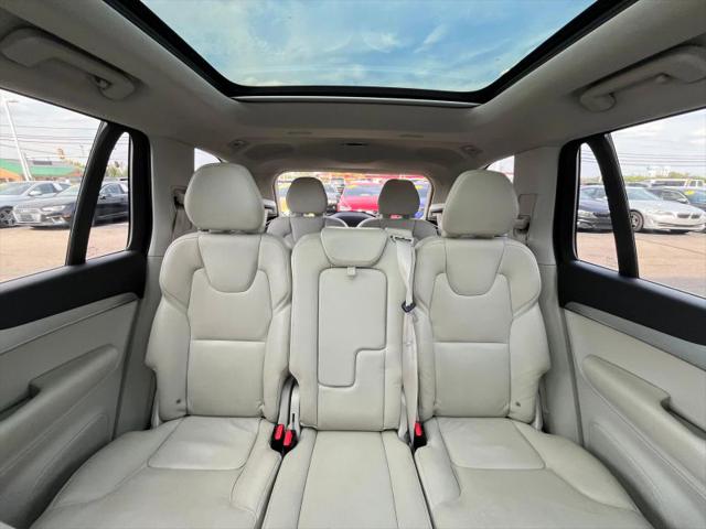 2016 Volvo XC90 T6 Momentum