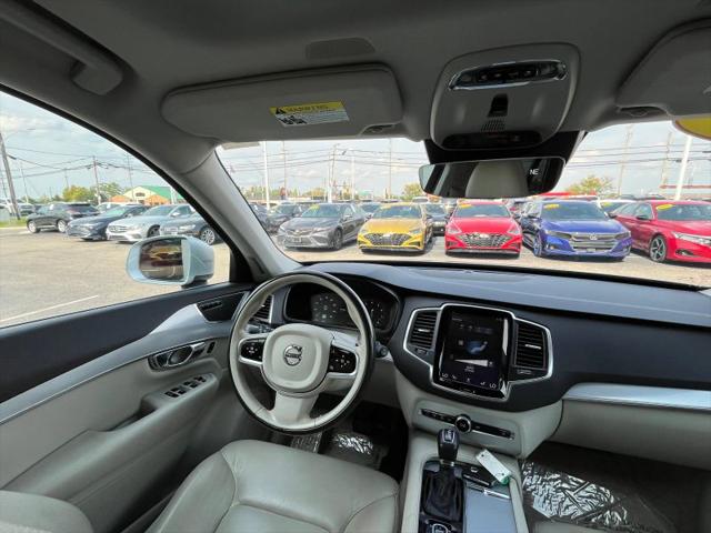 2016 Volvo XC90 T6 Momentum