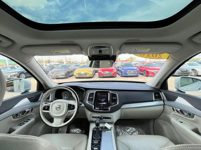 2016 Volvo XC90 T6 Momentum