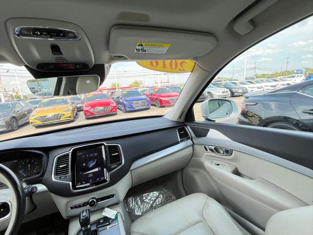 2016 Volvo XC90 T6 Momentum