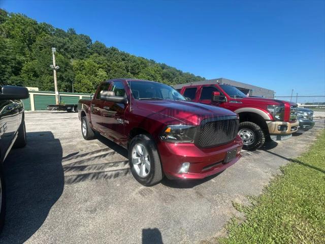 2017 Ram 1500 Express Crew Cab 4x4 5'7" Box for sale in Nitro, WV