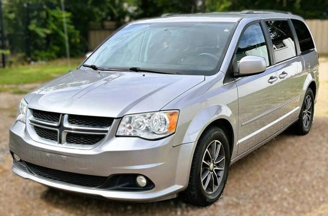 2017 Dodge Grand Caravan SXT for sale in Haltom City, TX