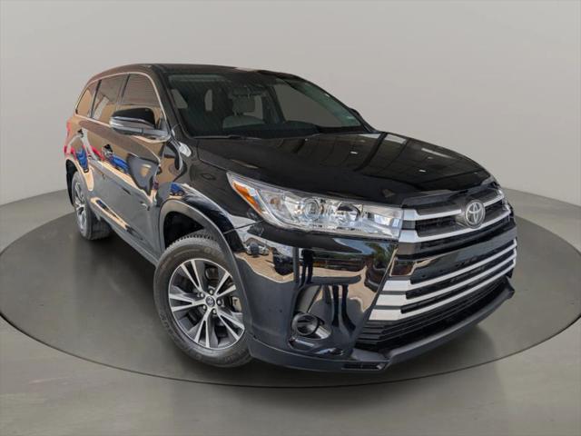 2018 Toyota Highlander LE for sale in Irving, TX