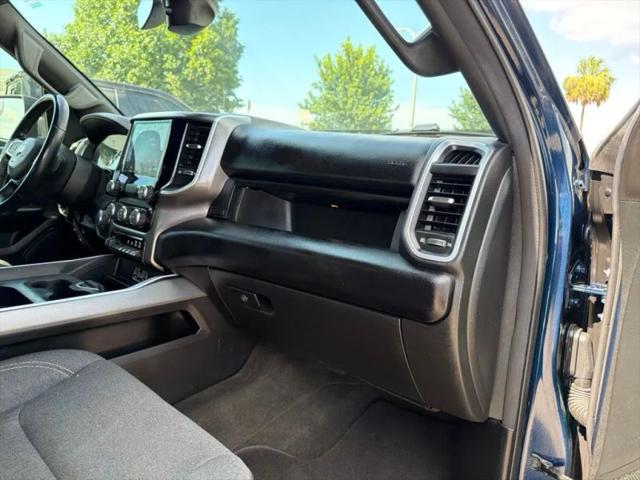 2020 Ram 1500 Big Horn Crew Cab 4x4 5'7" Box