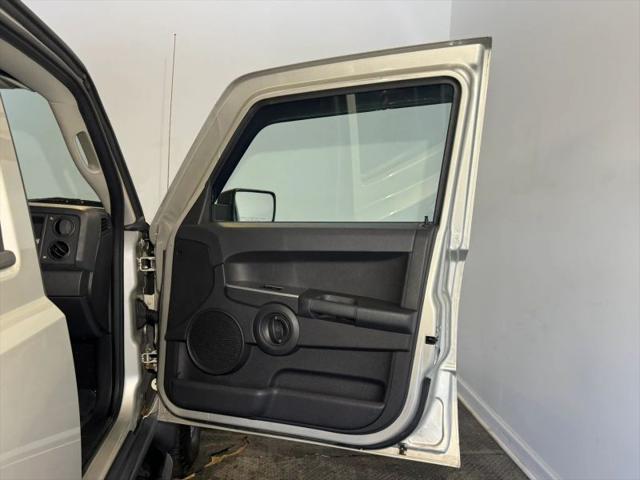 2008 Jeep Commander Sport