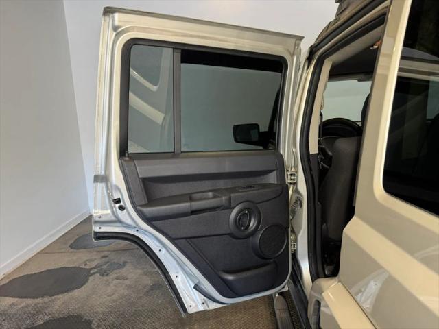 2008 Jeep Commander Sport