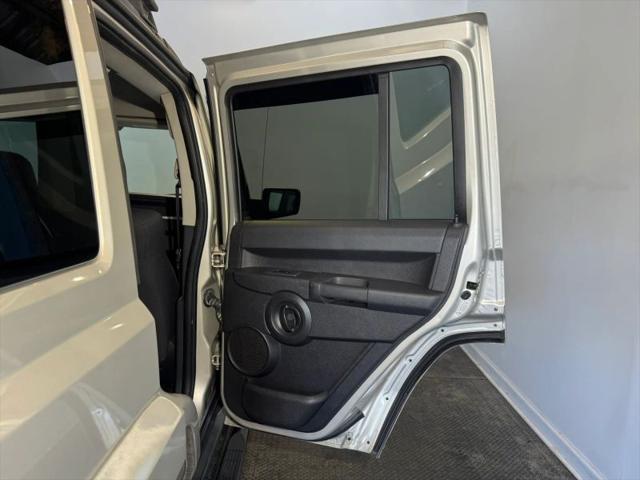 2008 Jeep Commander Sport