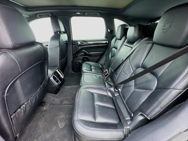 2017 Porsche Cayenne Platinum Edition