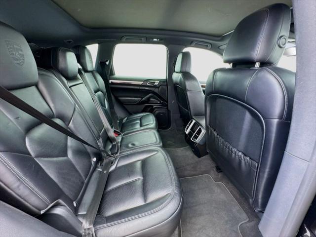 2017 Porsche Cayenne Platinum Edition