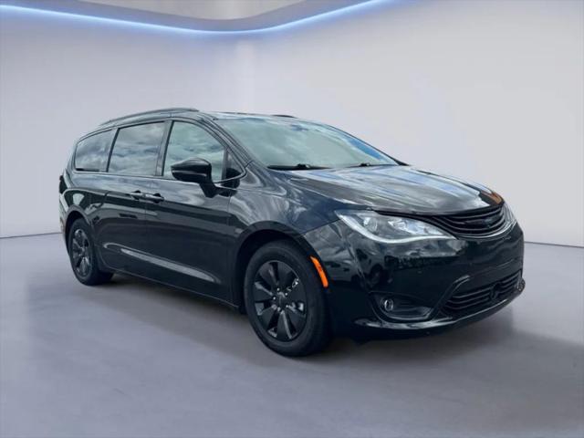 2019 Chrysler Pacifica Hybrid Limited for sale in Knoxville, TN