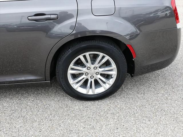 2021 Chrysler 300 Touring L